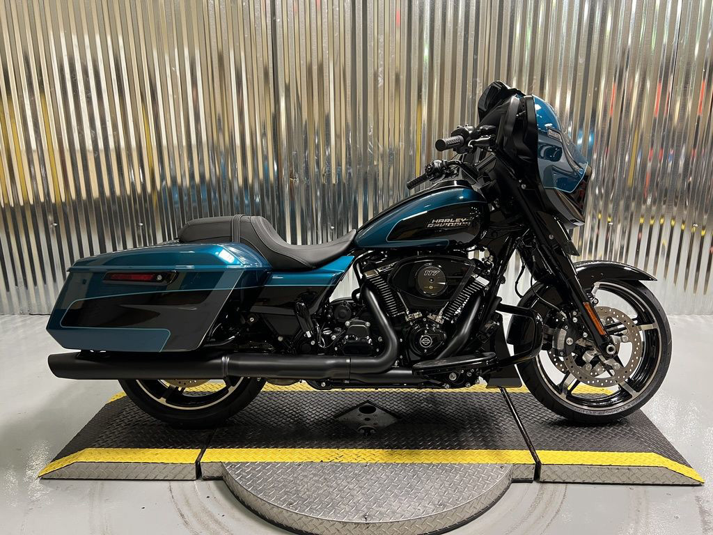 Street Glide®