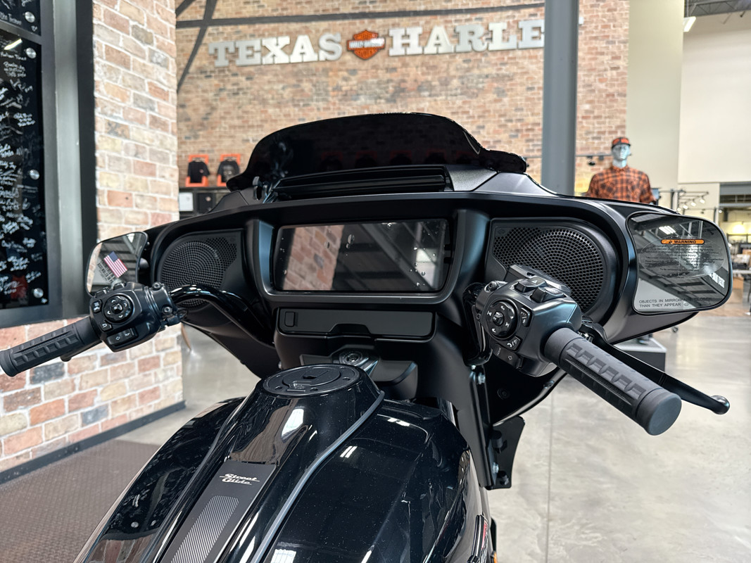 Street Glide®