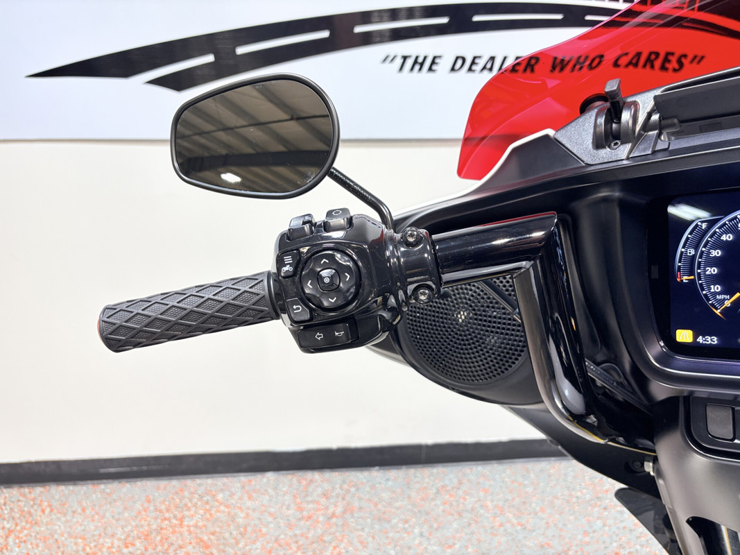 Street Glide®