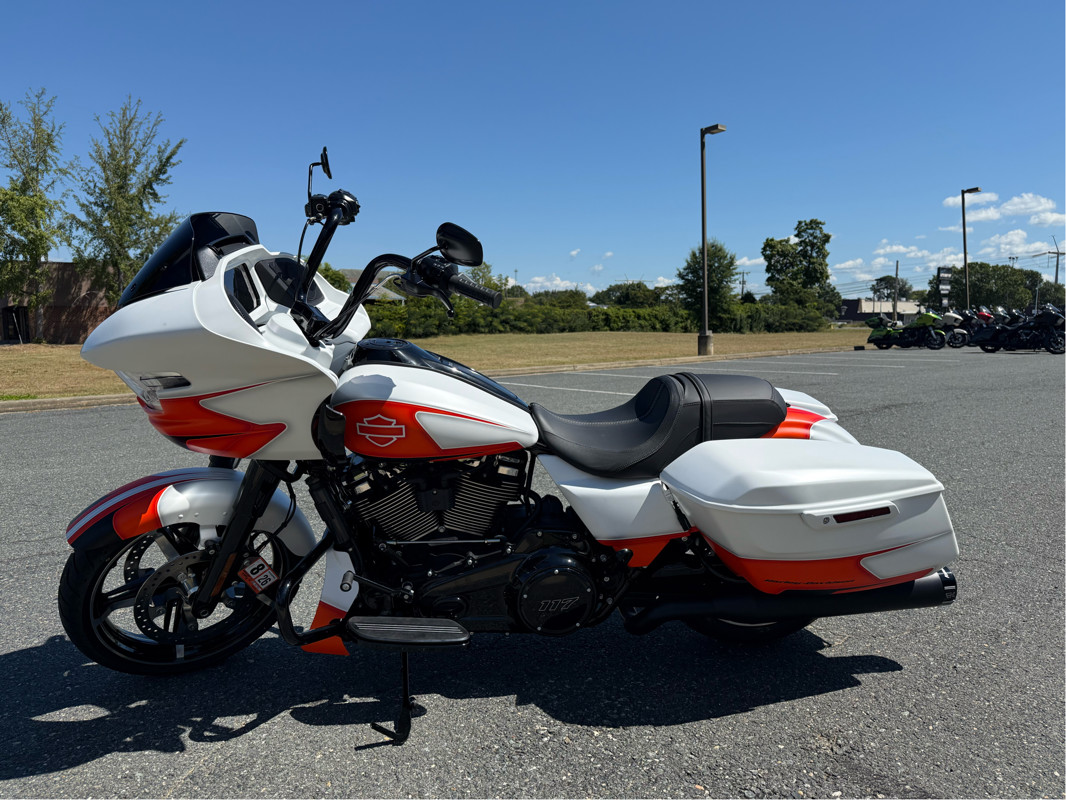 Road Glide®