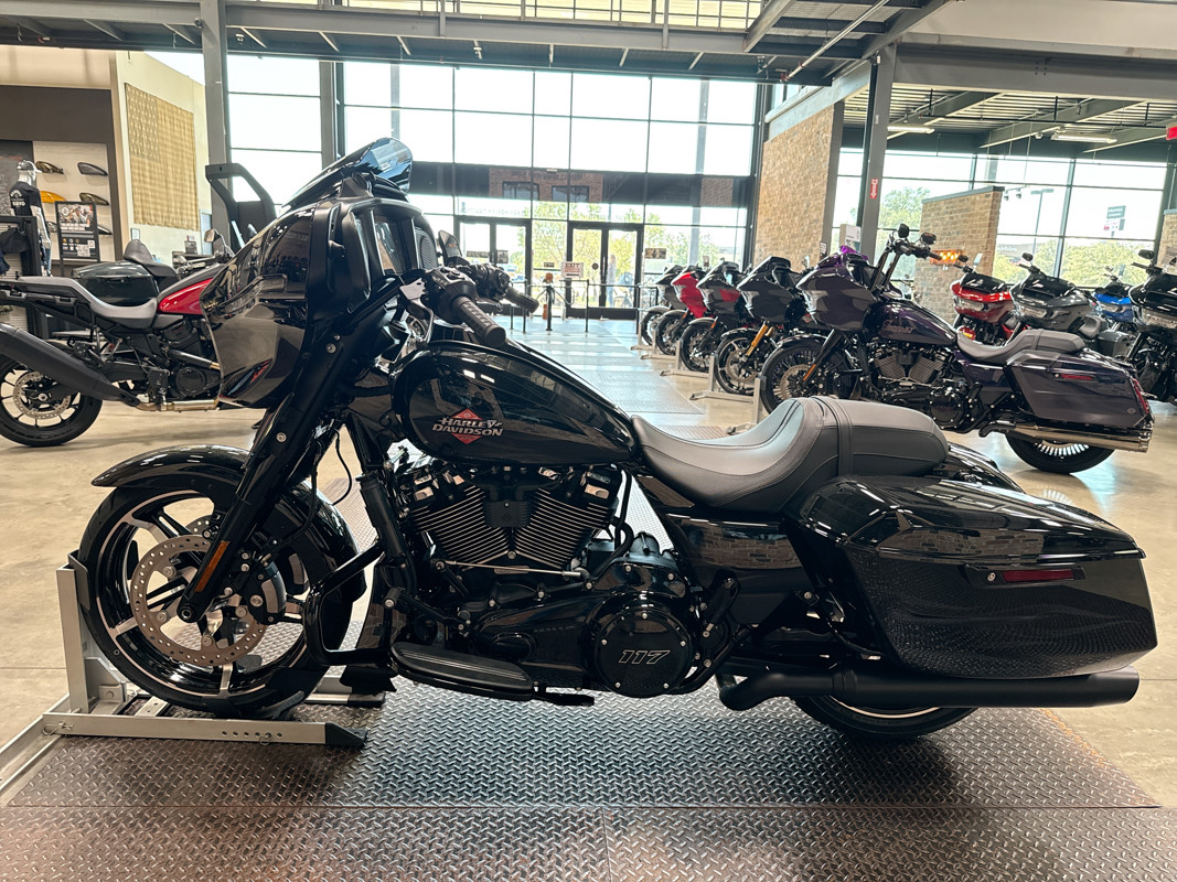 Street Glide®