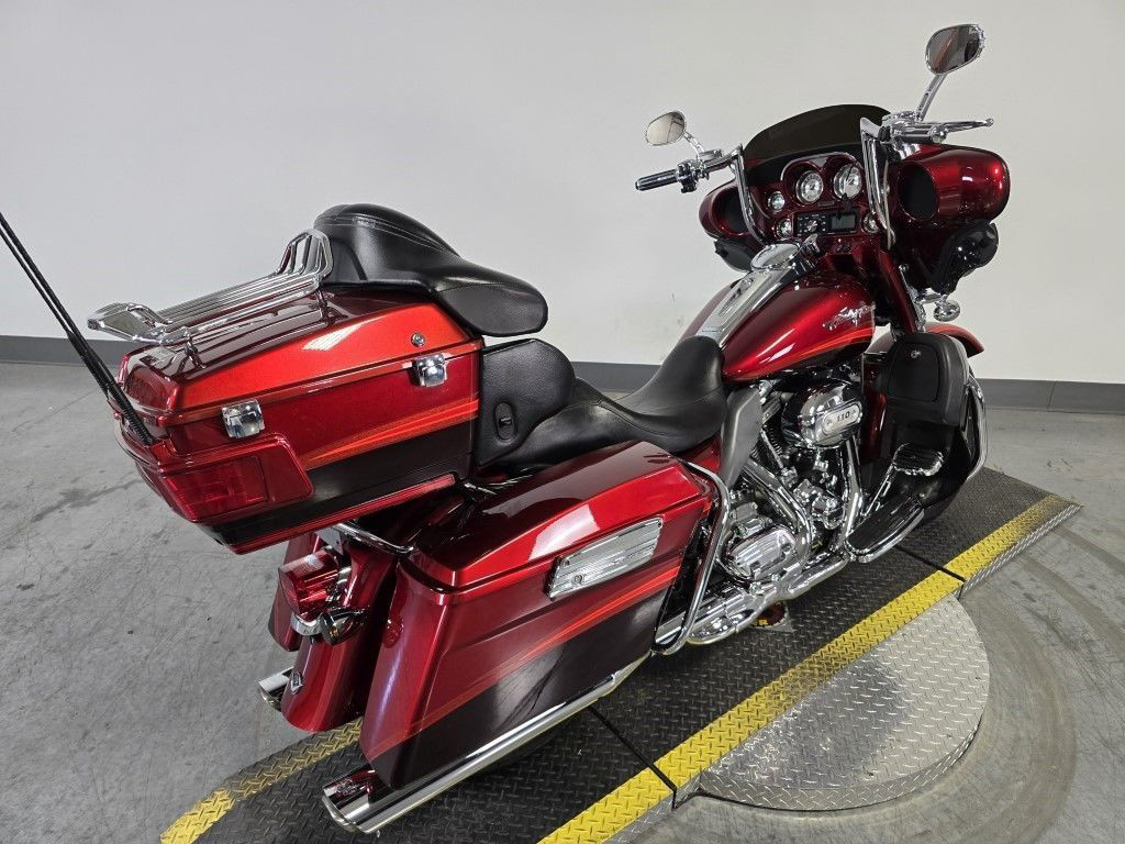 CVO® Ultra Classic® Electra Glide®