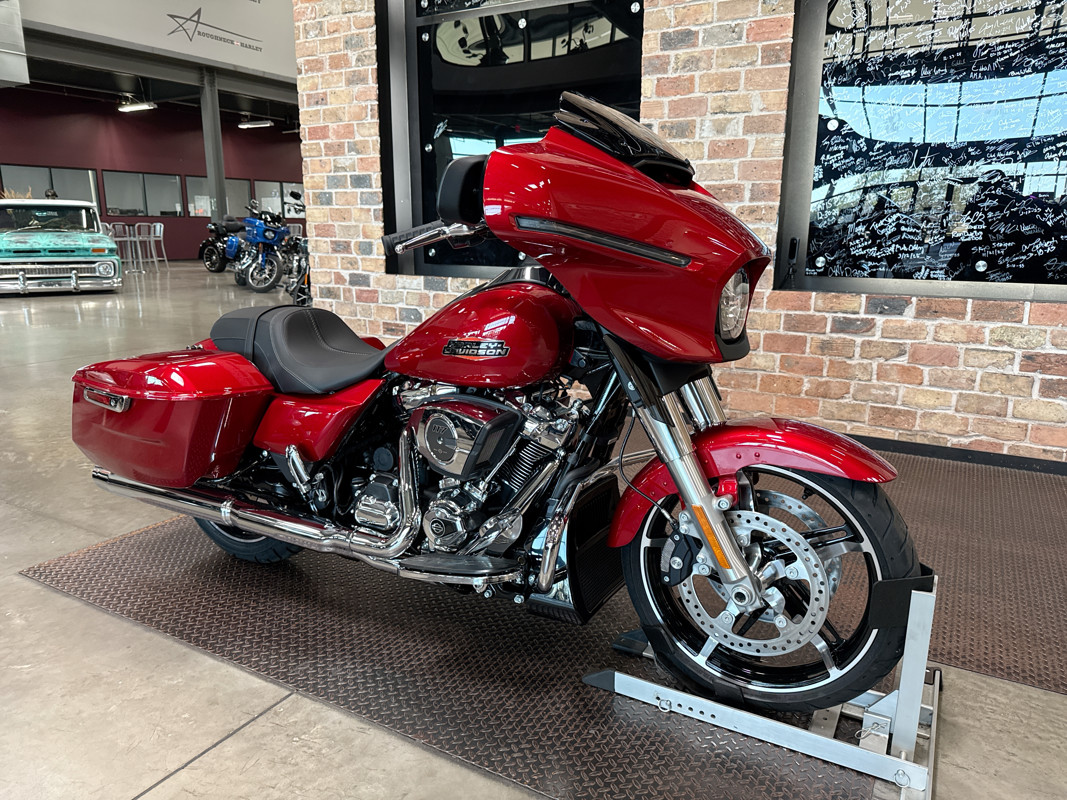 Street Glide®