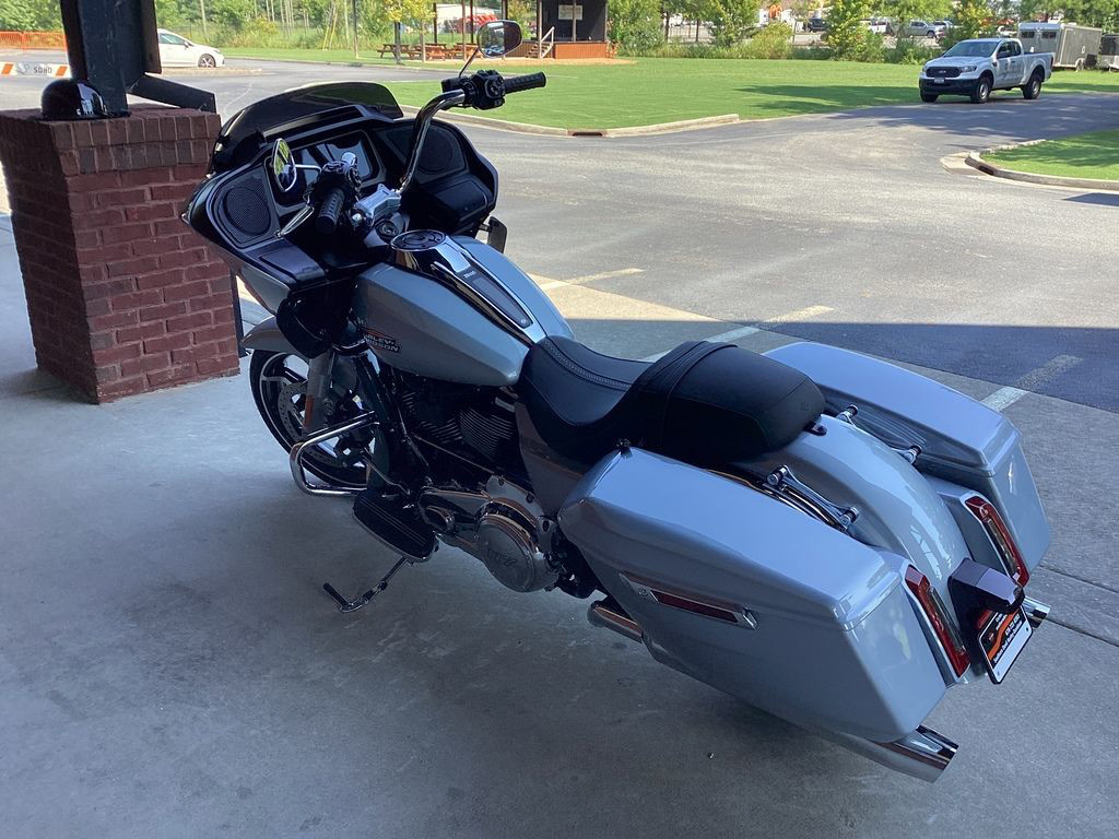 Road Glide®