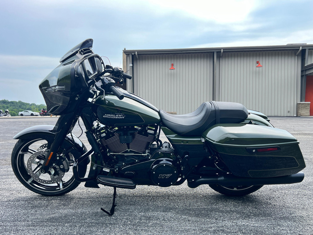 Street Glide®