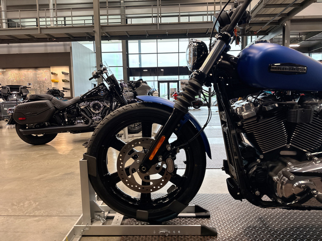 Street Bob®