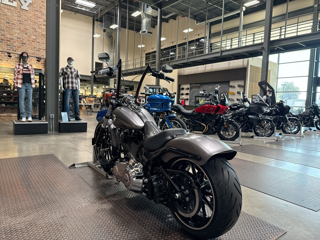 Softail® Breakout®