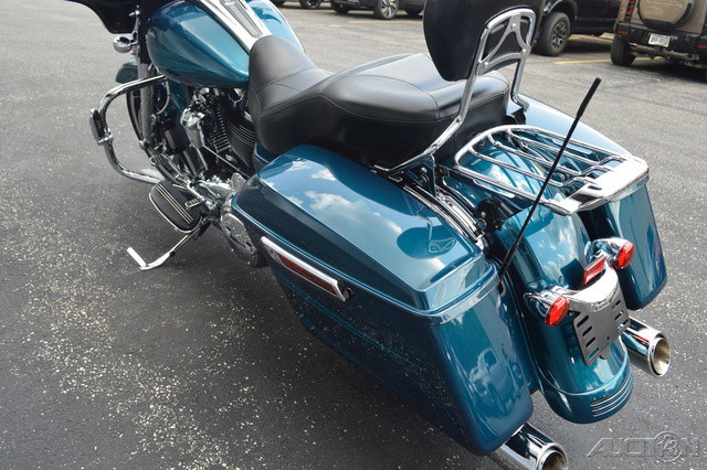 Street Glide®