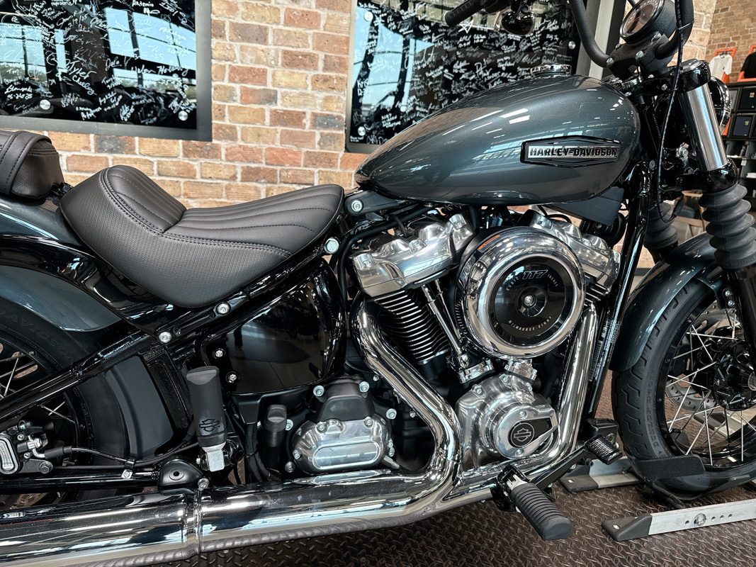 Street Bob®