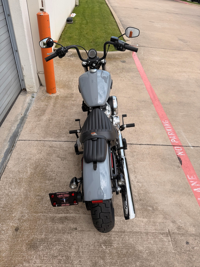 Street Bob®