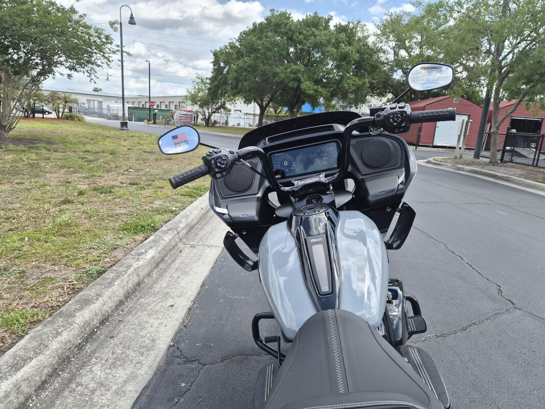 Road Glide®