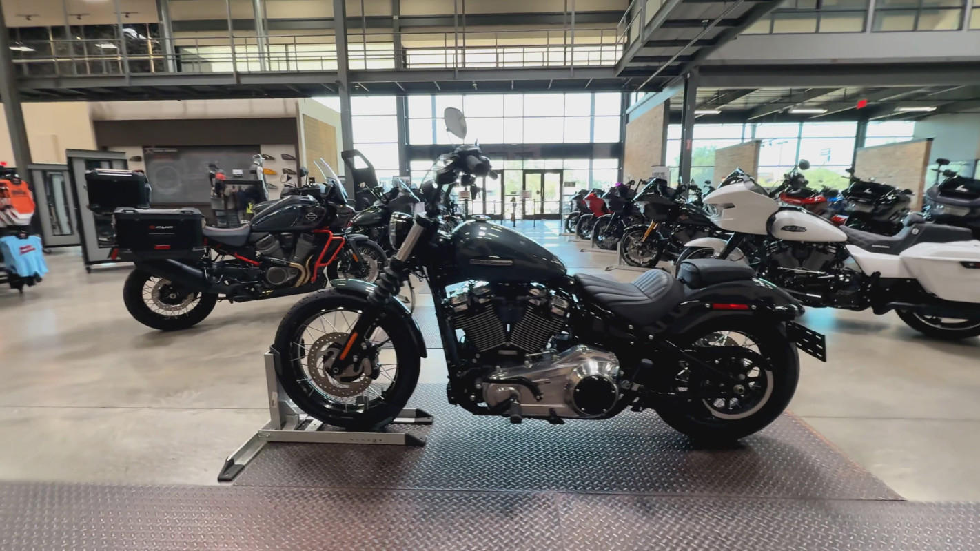 Street Bob®
