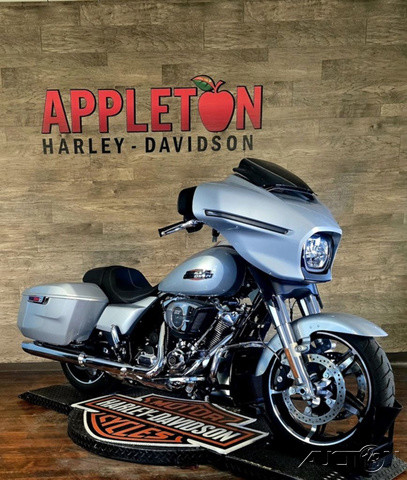 Street Glide®