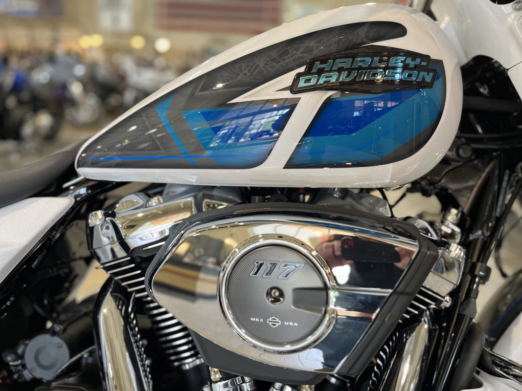 Street Glide®