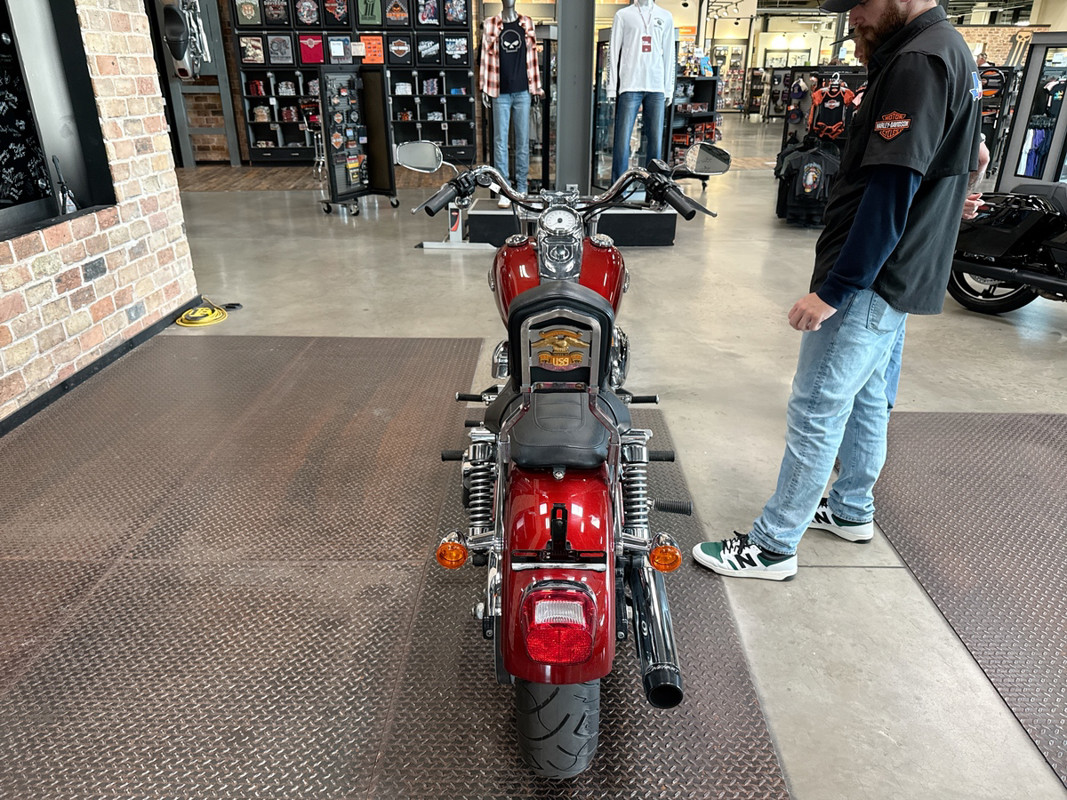 Dyna® Super Glide® Custom