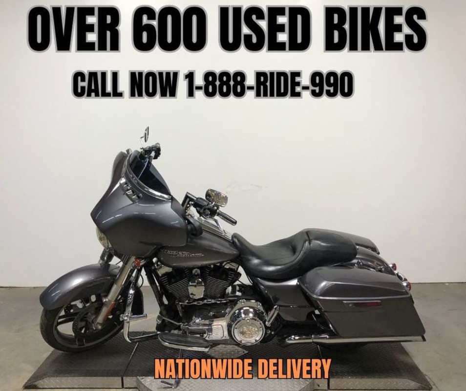 Street Glide®