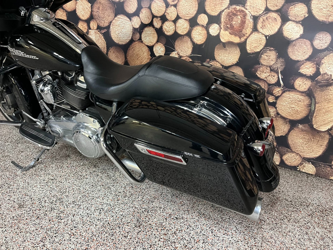 Street Glide®