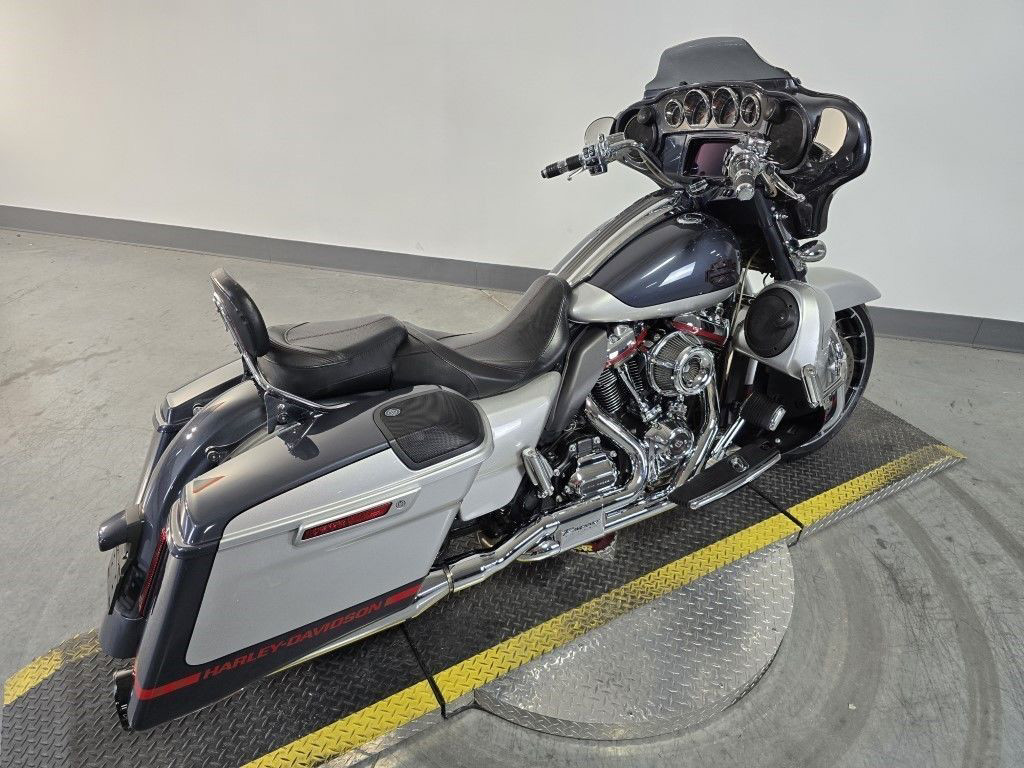 CVO® Street Glide®