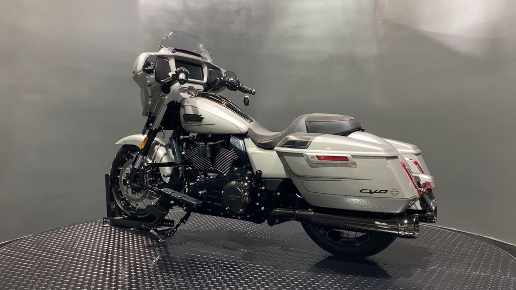 CVO® Street Glide®