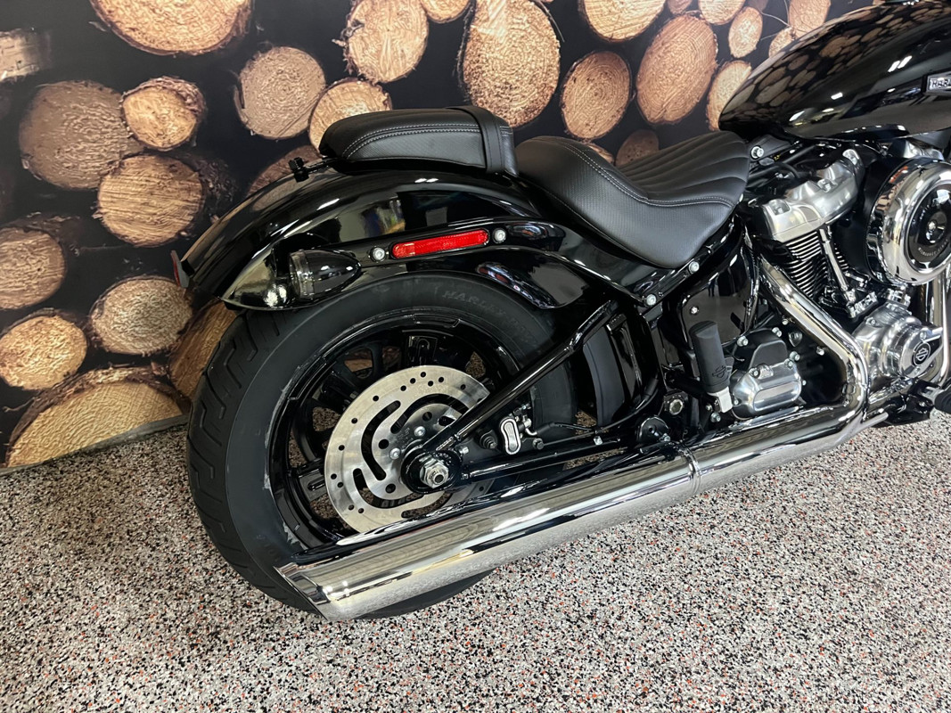 Street Bob®