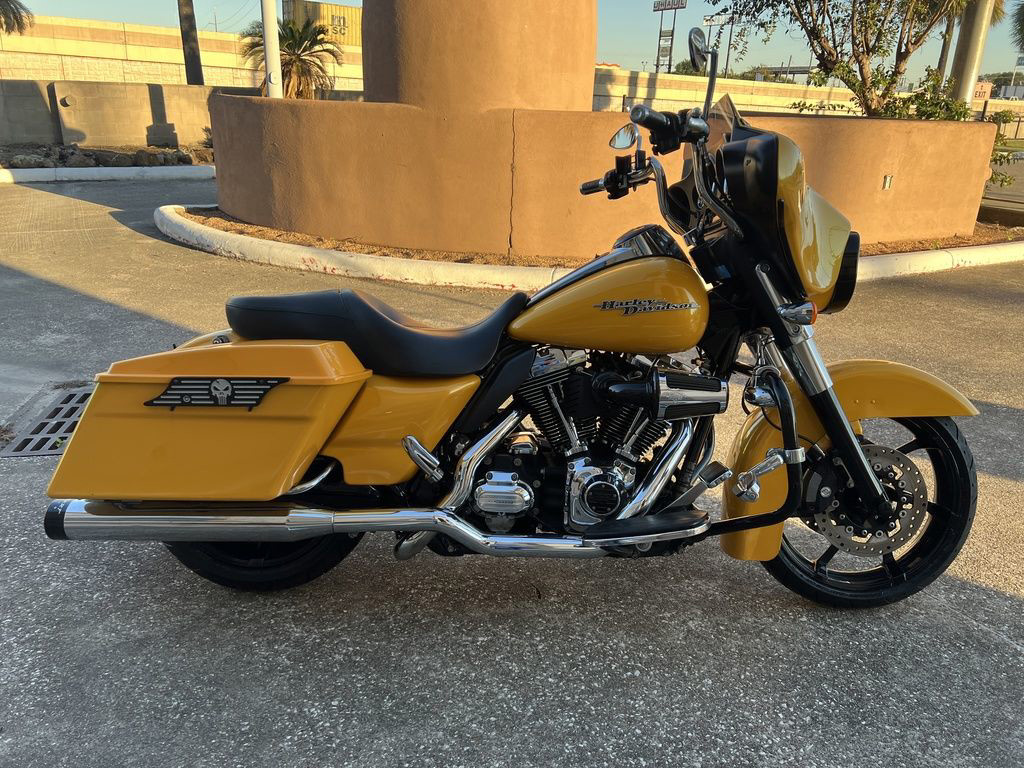 Street Glide®