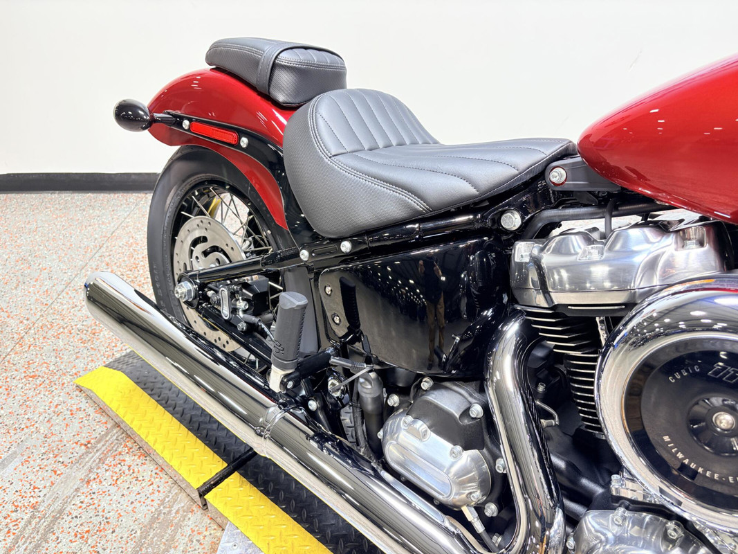 Street Bob®