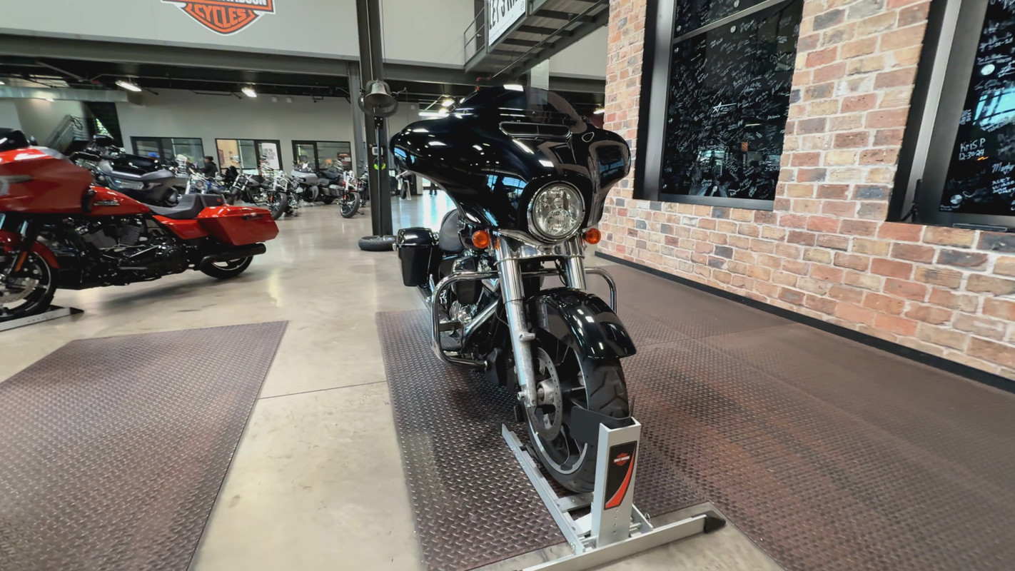 Street Glide®