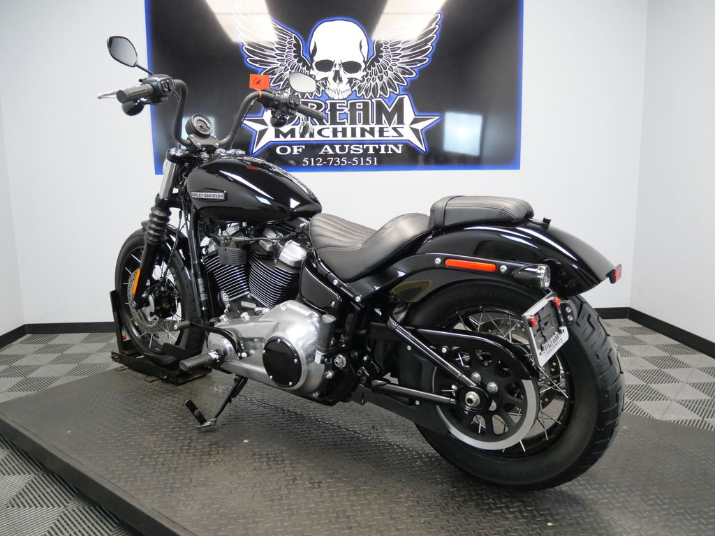 Street Bob®