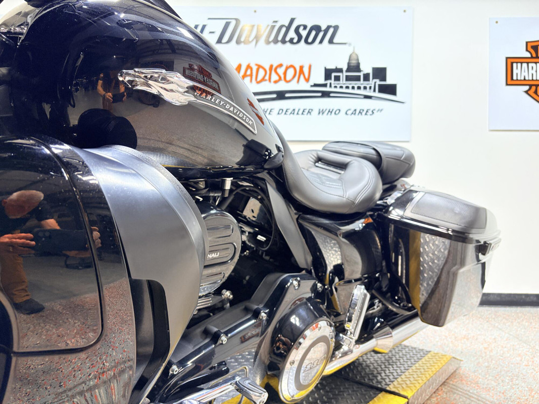CVO® Street Glide®