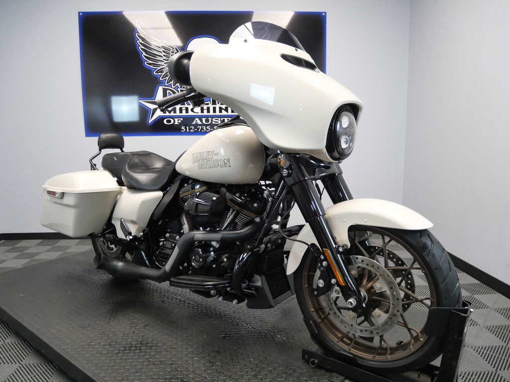 Street Glide® ST