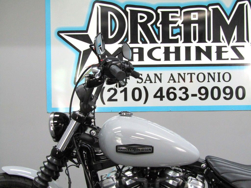 Street Bob®