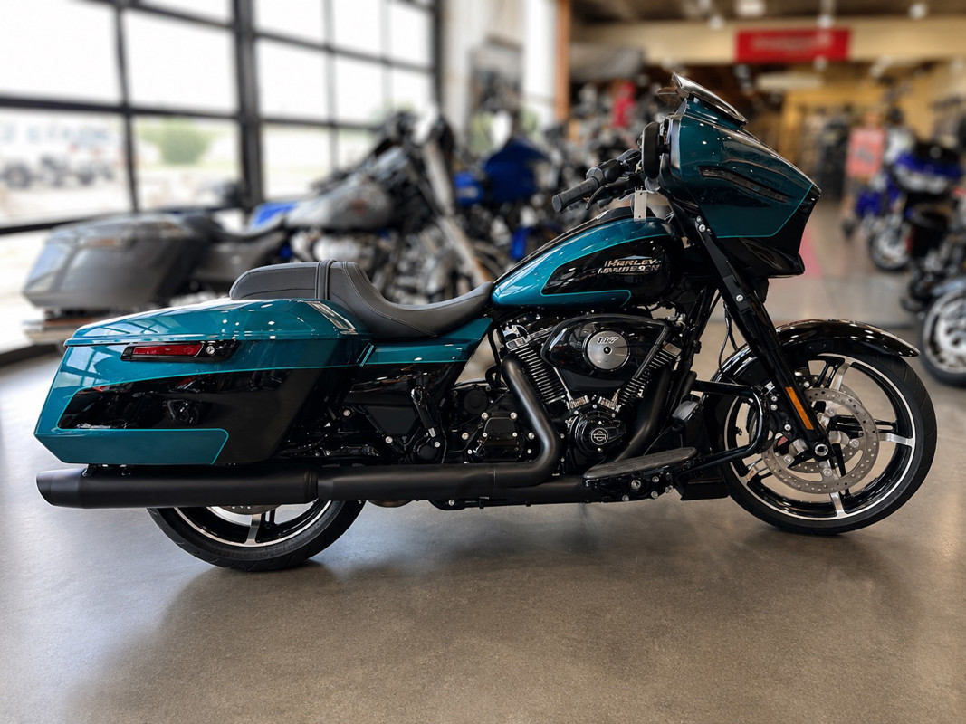Street Glide®