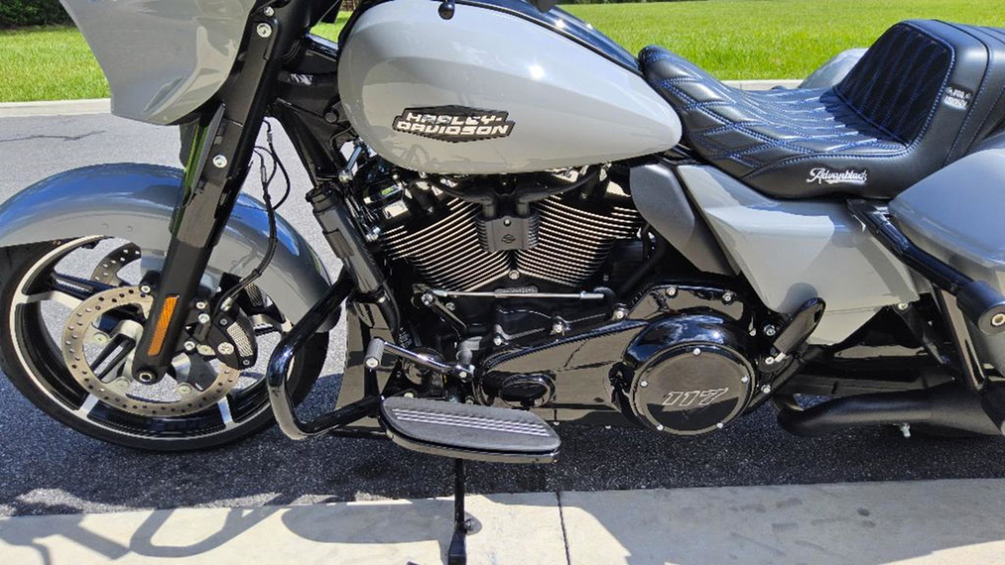 Street Glide®