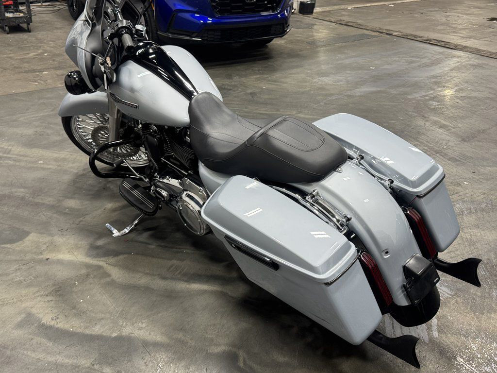 Street Glide®