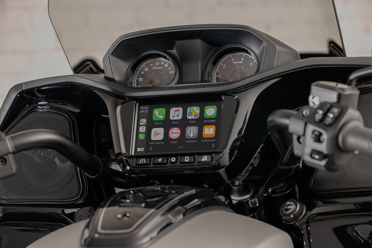Pursuit Dark Horse Premium Package