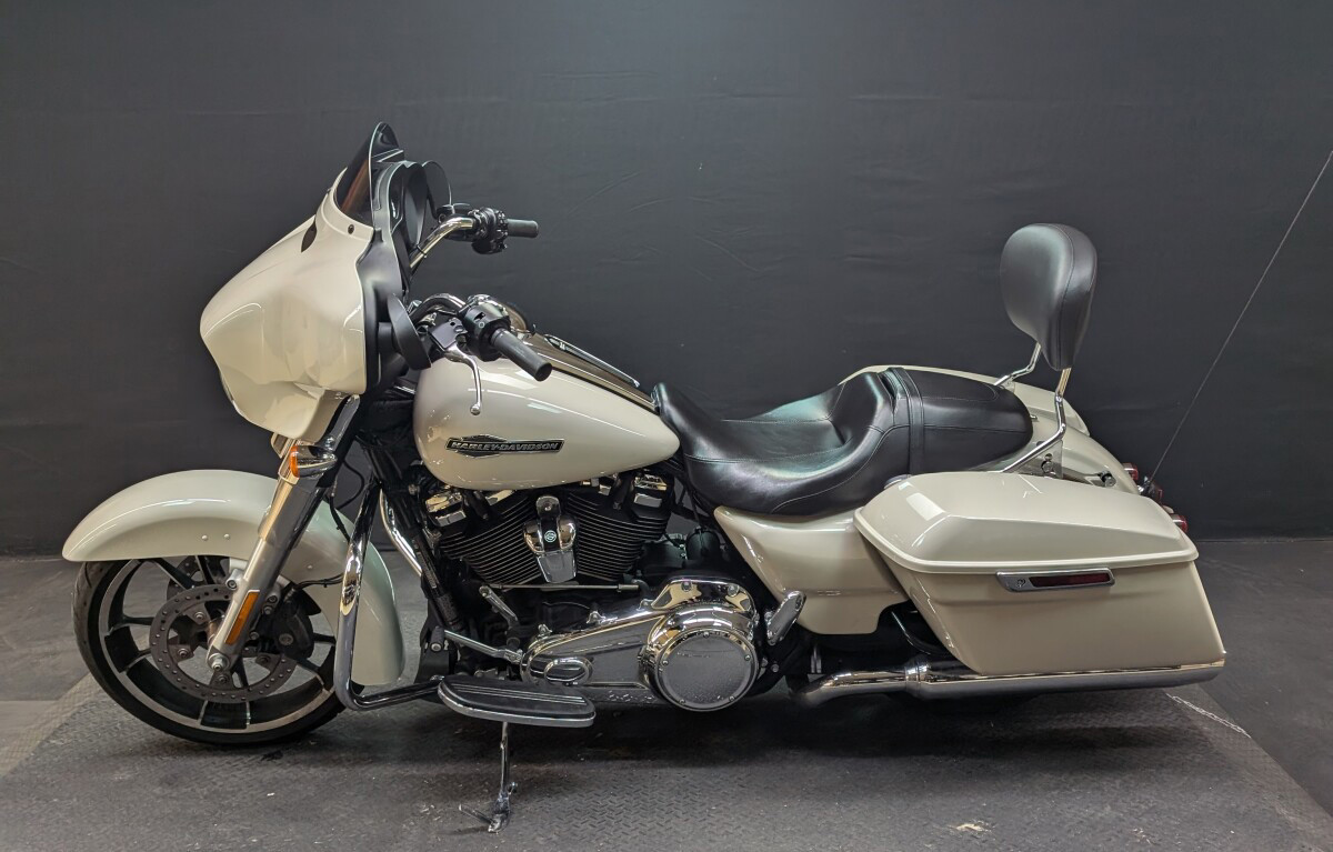 Street Glide®