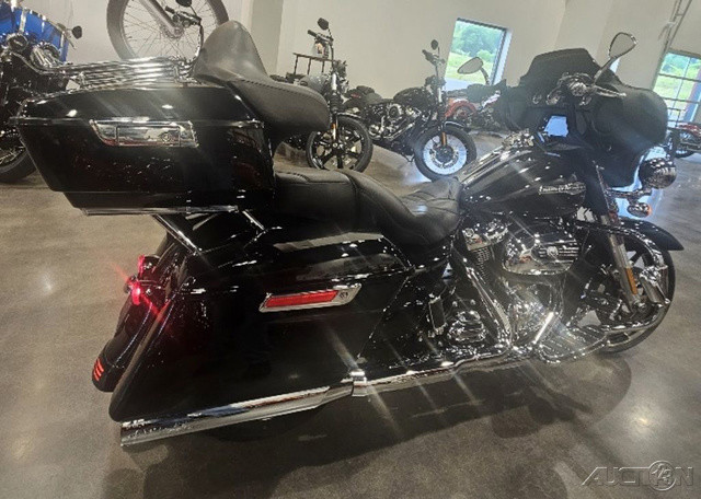 Street Glide®