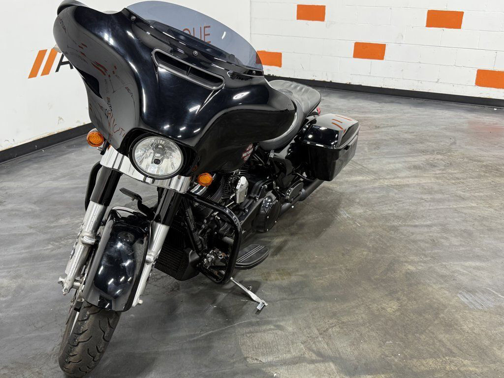 Street Glide®