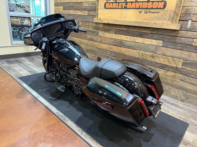Street Glide®