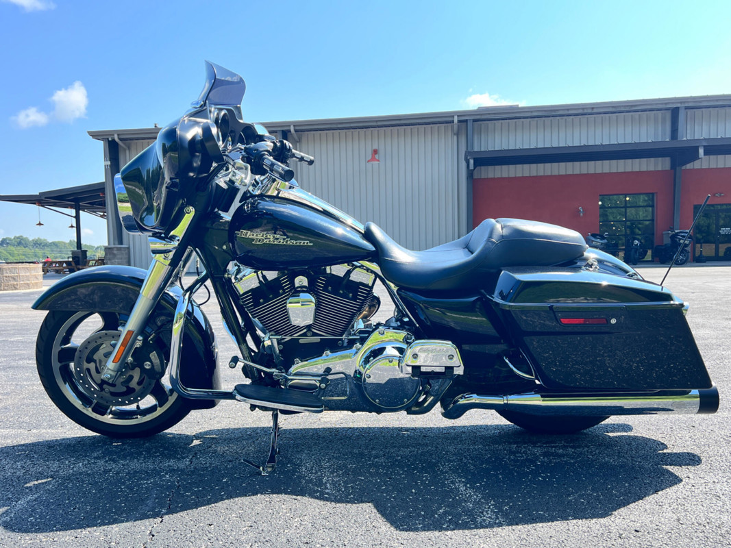Street Glide®