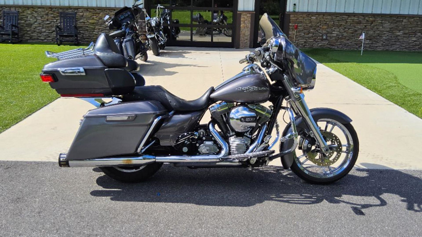 Street Glide®
