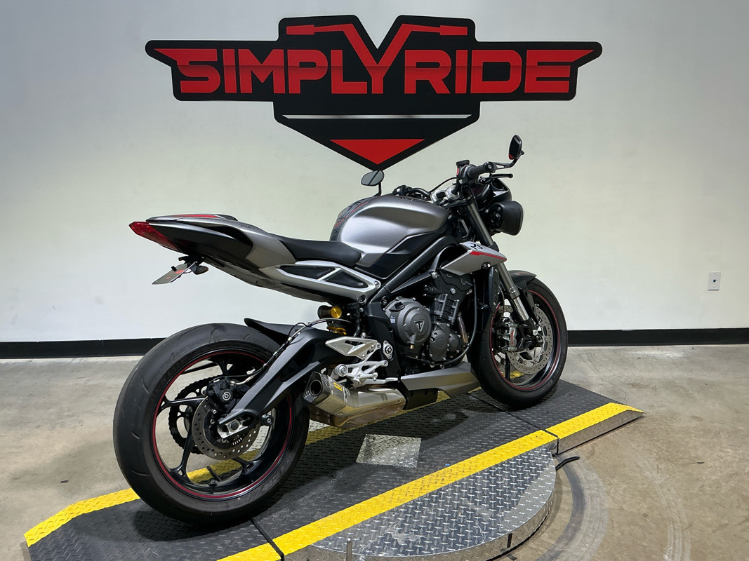 Street Triple RS