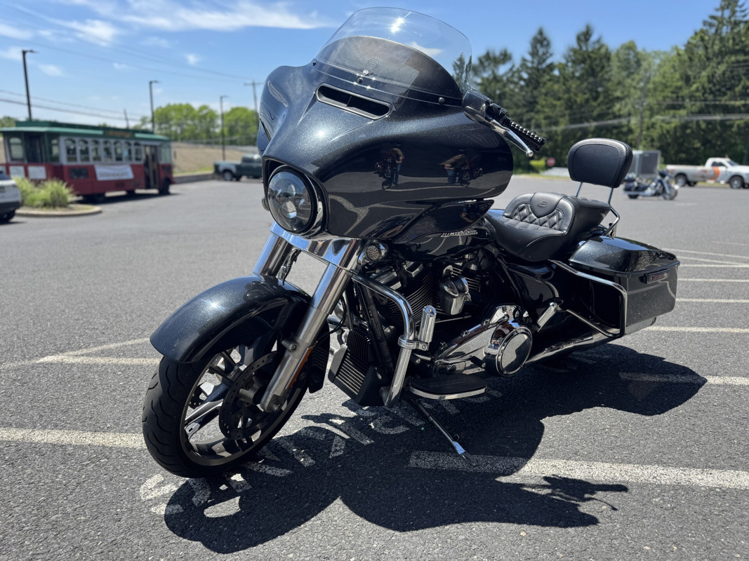 Street Glide®
