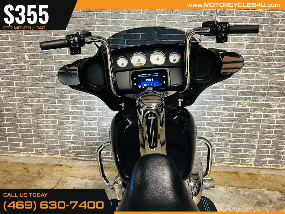 Street Glide®