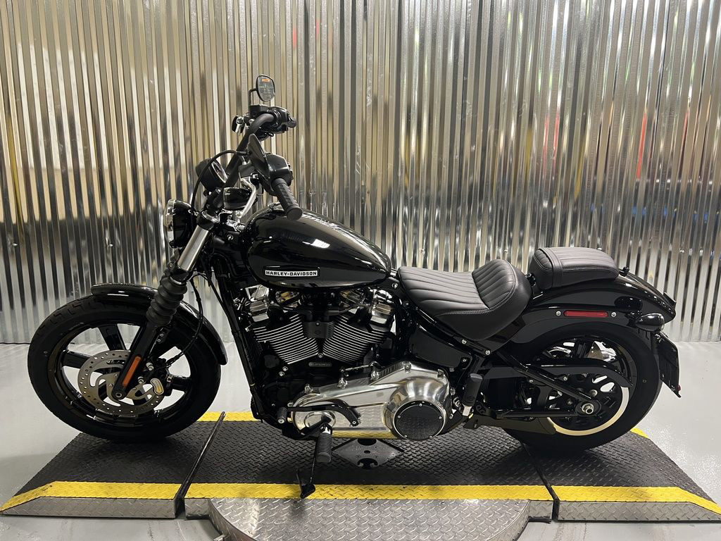 Street Bob®