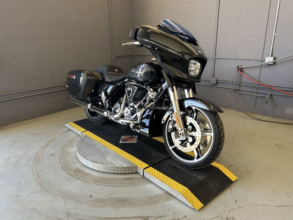 Street Glide®