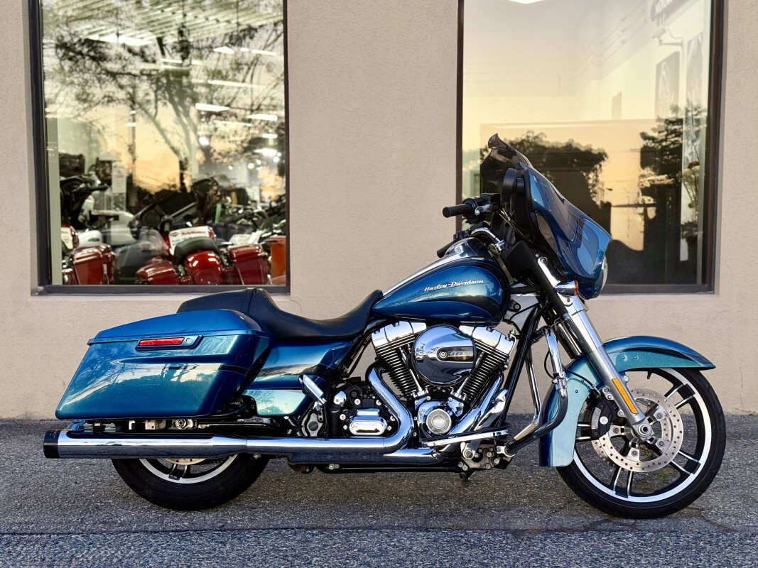 Street Glide®