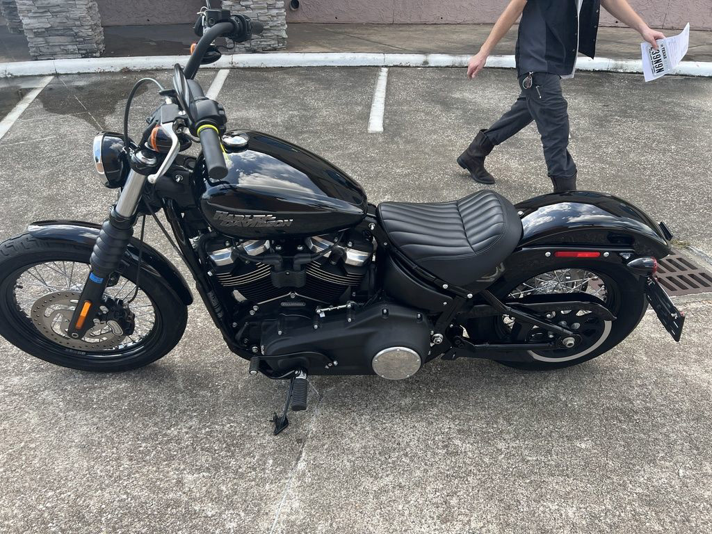 Street Bob®