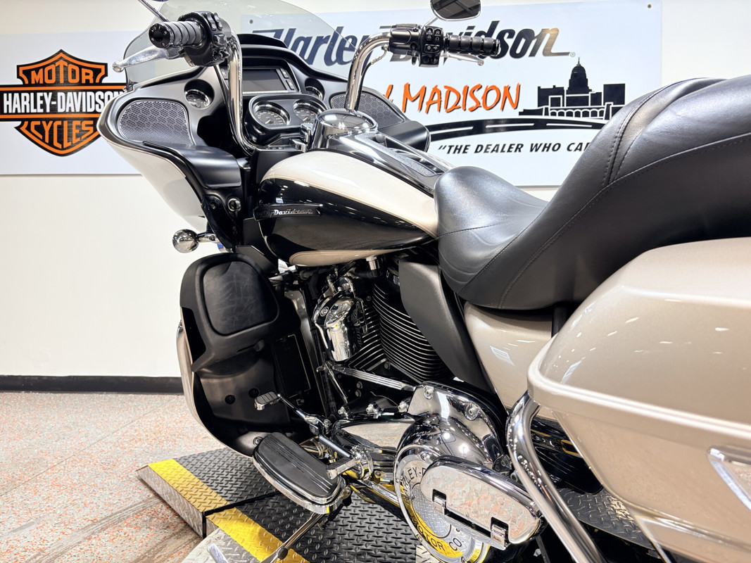 Road Glide® Ultra