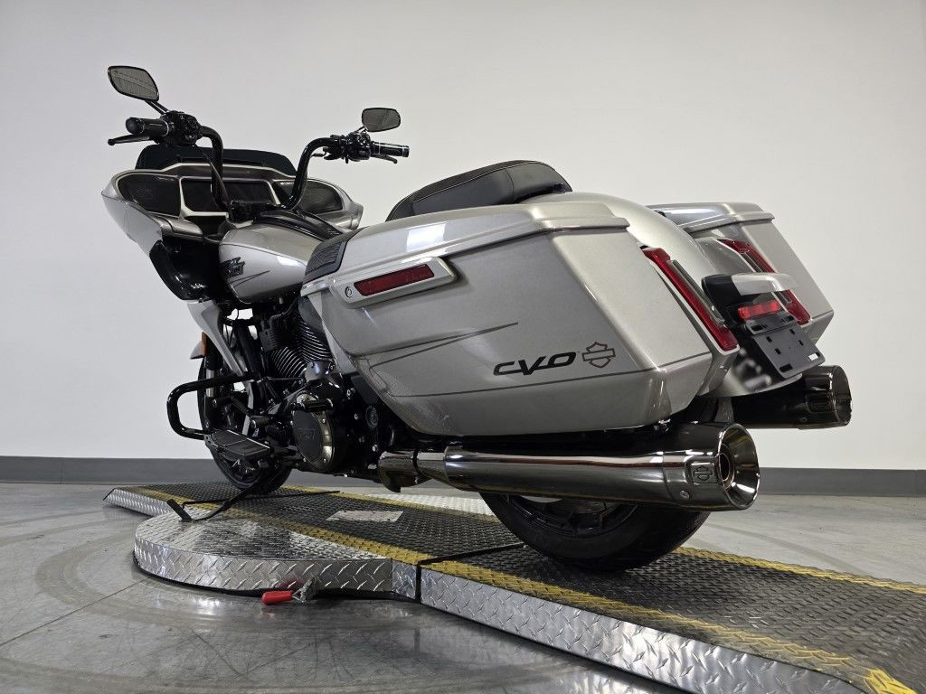 CVO® Road Glide®